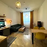 Modern Apartment In The Heart Of Vrsovice